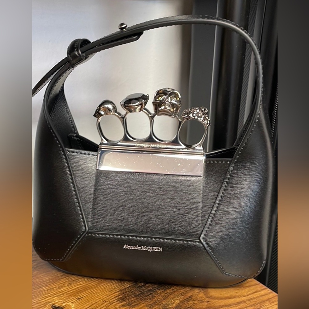 Alexander McQueen Black Leather Knuckle Clutch - Picture 1 of 7